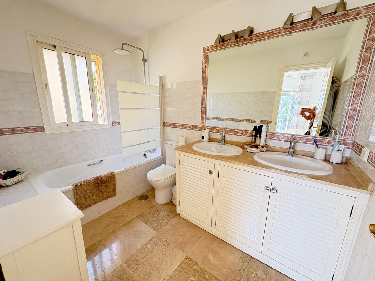Se vende Pareada de 3 dormitorios en Costa Del Sol, Málaga, España