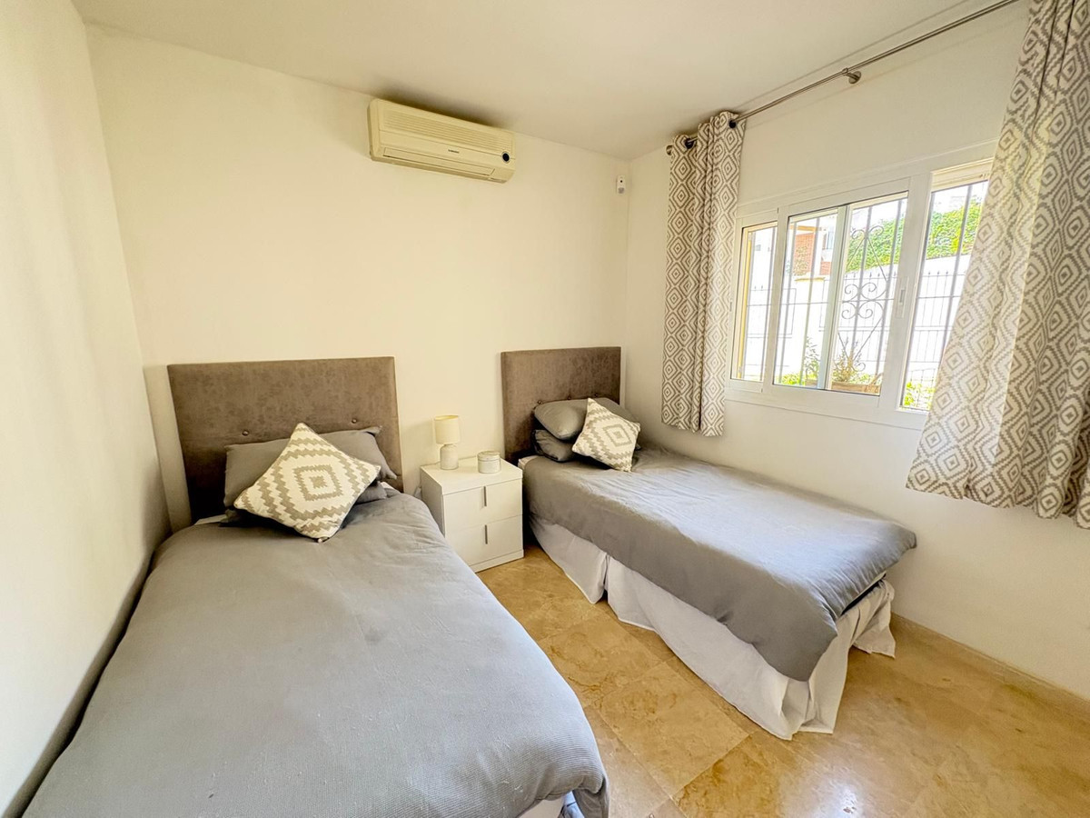 Se vende Pareada de 3 dormitorios en Costa Del Sol, Málaga, España