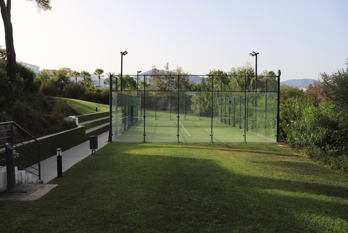 3 Bed Apartment for sale in Atalaya Costa Del Sol, Málaga, Spain