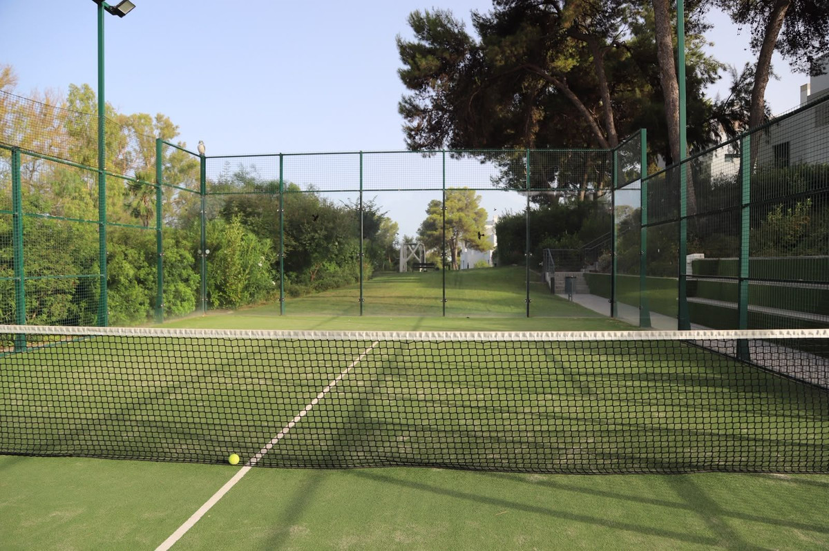 3 Bed Apartment for sale in Atalaya Costa Del Sol, Málaga, Spain