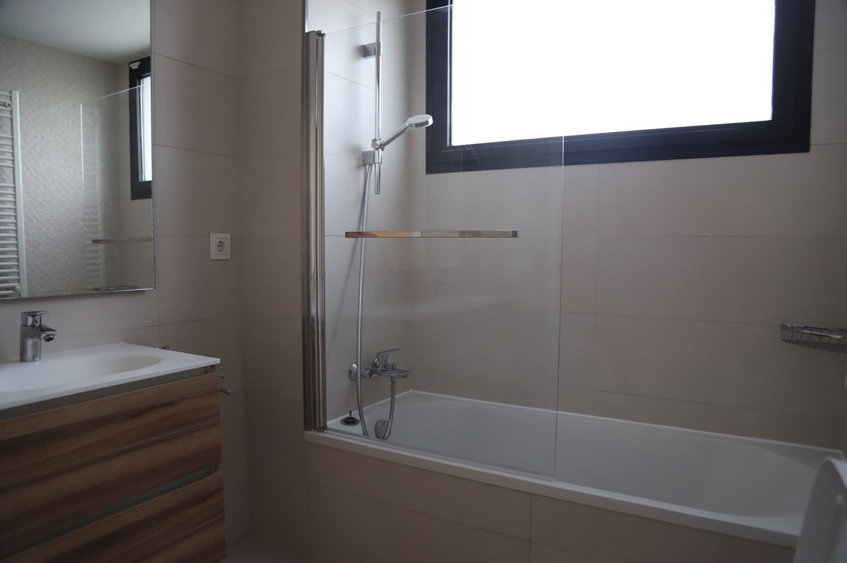 3 Bed Apartment for sale in Atalaya Costa Del Sol, Málaga, Spain