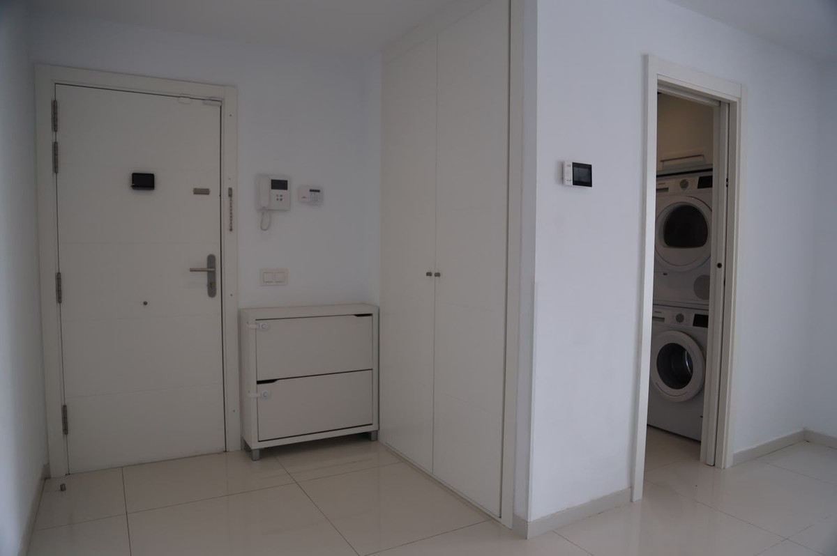 3 Bed Apartment for sale in Atalaya Costa Del Sol, Málaga, Spain
