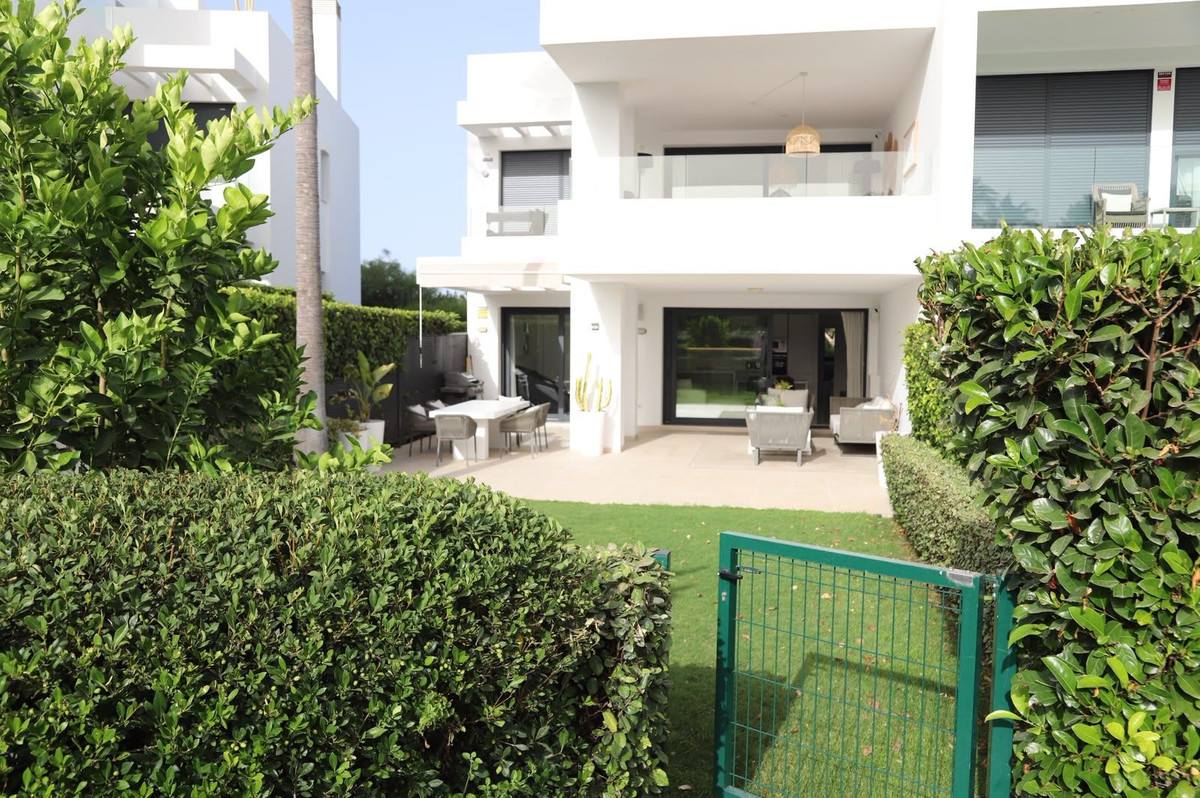 3 Bed Apartment for sale in Atalaya Costa Del Sol, Málaga, Spain