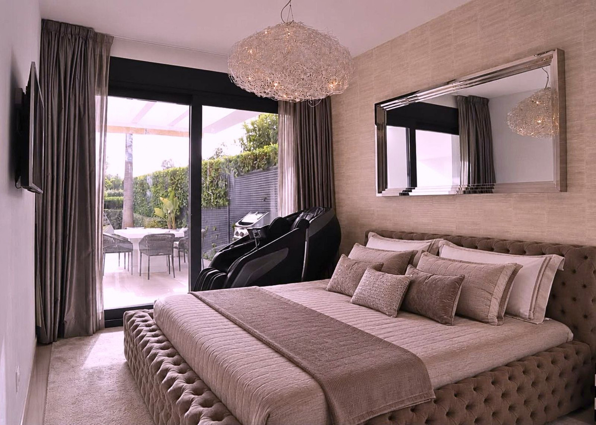3 Bed Apartment for sale in Atalaya Costa Del Sol, Málaga, Spain