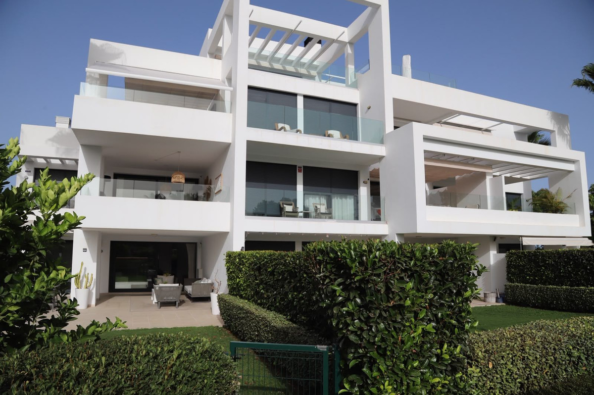 3 Bed Apartment for sale in Atalaya Costa Del Sol, Málaga, Spain