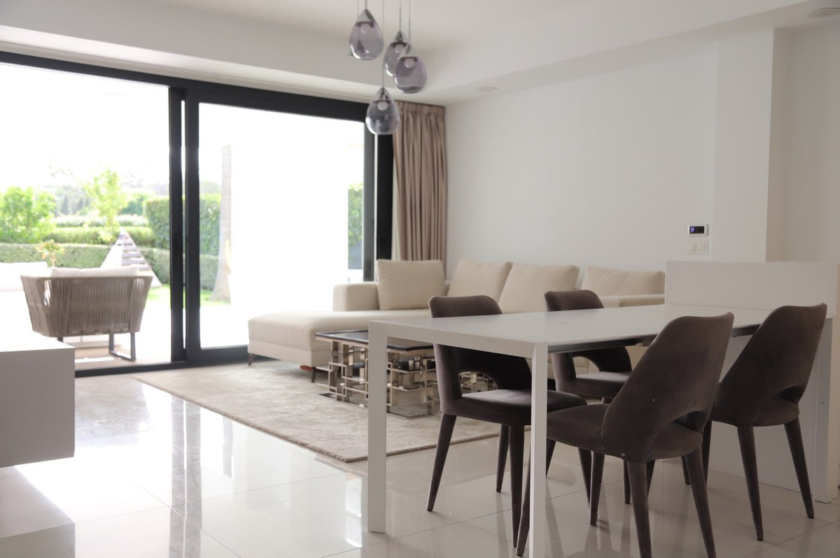 3 Bed Apartment for sale in Atalaya Costa Del Sol, Málaga, Spain