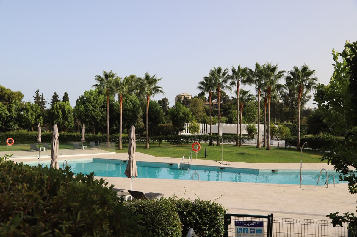 3 Bed Apartment for sale in Atalaya Costa Del Sol, Málaga, Spain