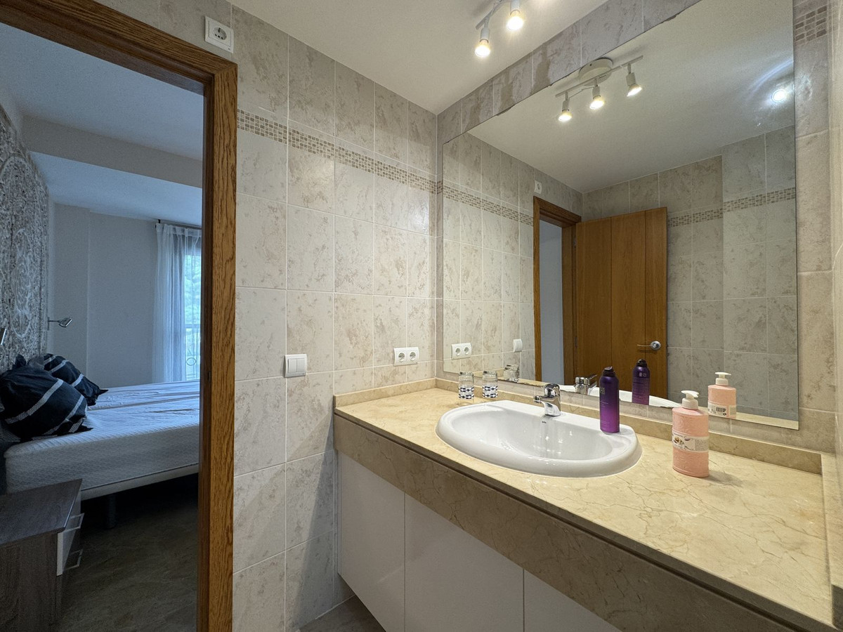 2 Bed Apartment for sale in Estepona Costa Del Sol, Málaga, Spain
