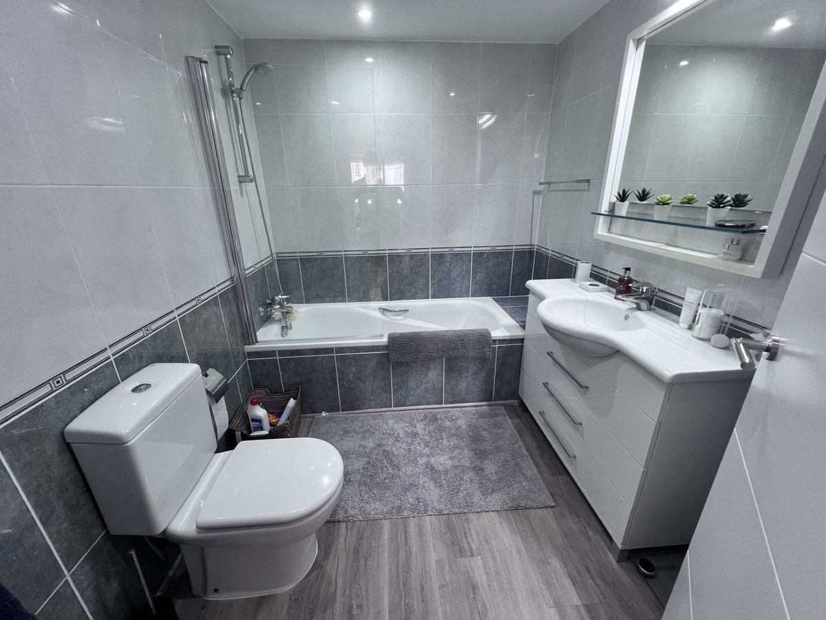 2 Bed Apartment for sale in Riviera Del Sol Costa Del Sol, Málaga, Spain
