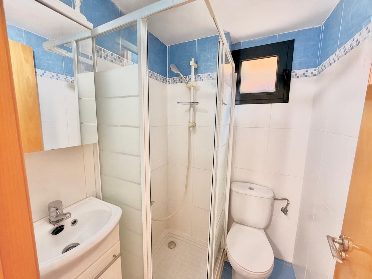 2 Bed Apartment for sale in Los Pacos Costa Del Sol, Málaga, Spain