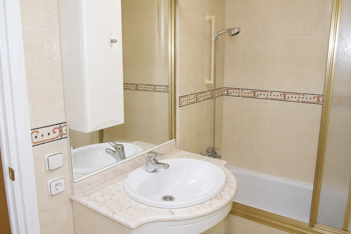 2 Bed Apartment for sale in Benalmadena Costa Del Sol, Málaga, Spain