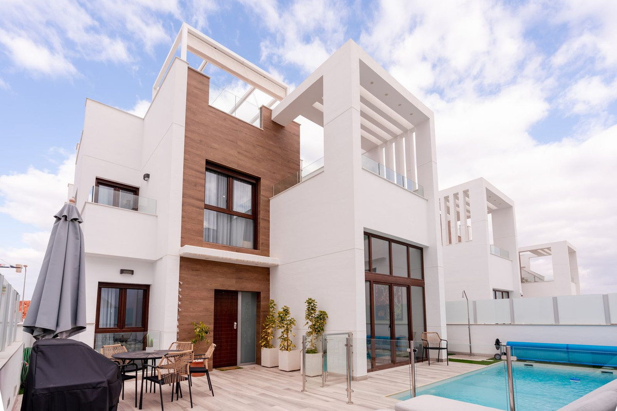 4 Bed Townhouse for sale in Los Balcones Costa Blanca, Alicante, Spain