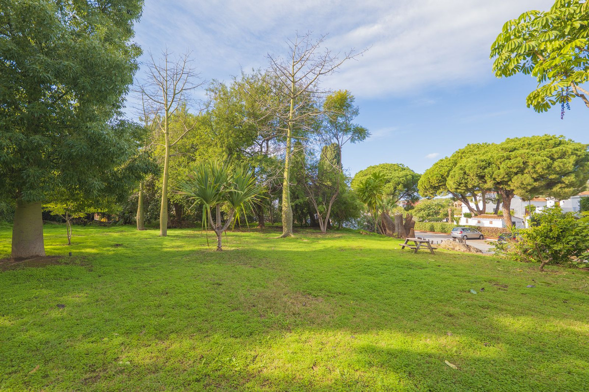 2 Bed Apartment for sale in Marbella Costa Del Sol, Málaga, Spain