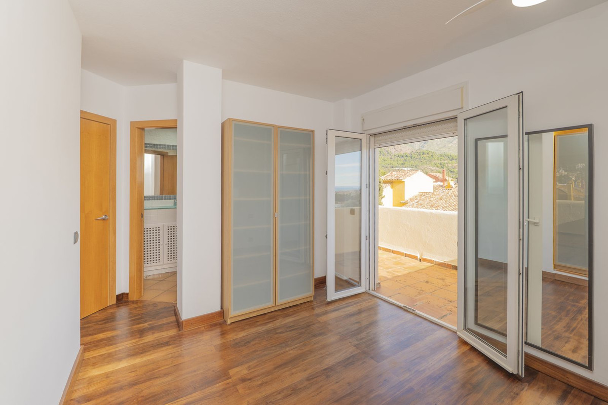 2 Bed Apartment for sale in Marbella Costa Del Sol, Málaga, Spain