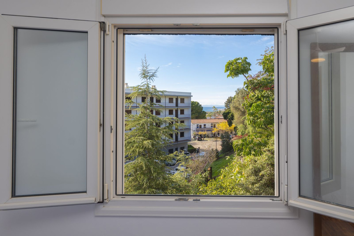 2 Bed Apartment for sale in Marbella Costa Del Sol, Málaga, Spain
