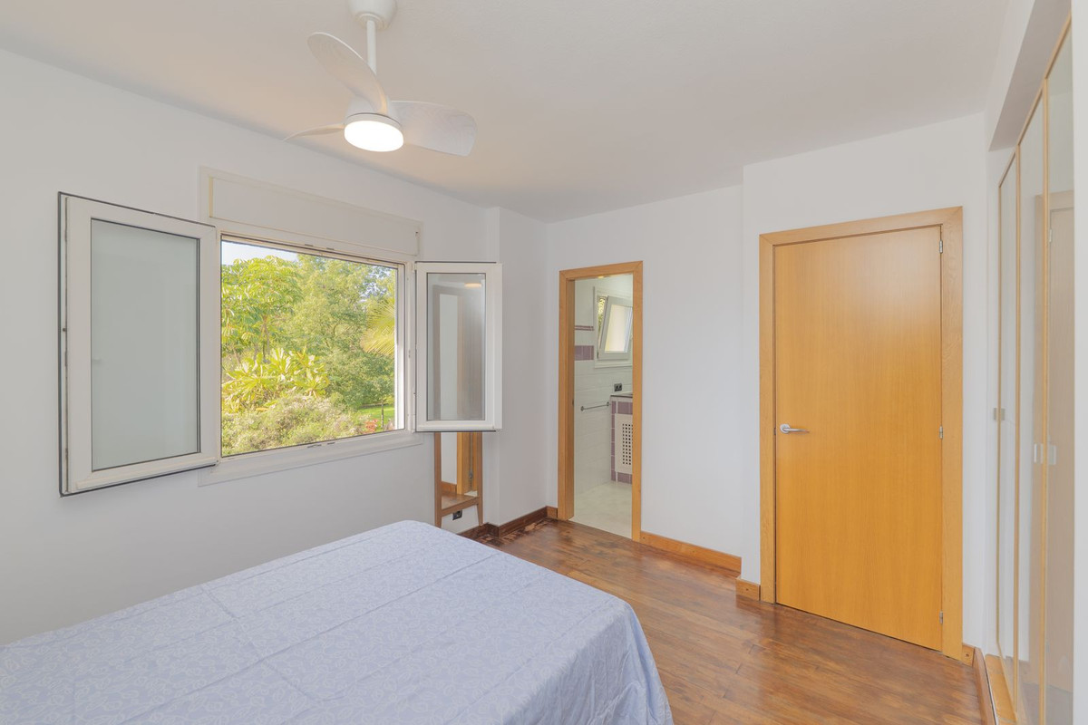 2 Bed Apartment for sale in Marbella Costa Del Sol, Málaga, Spain
