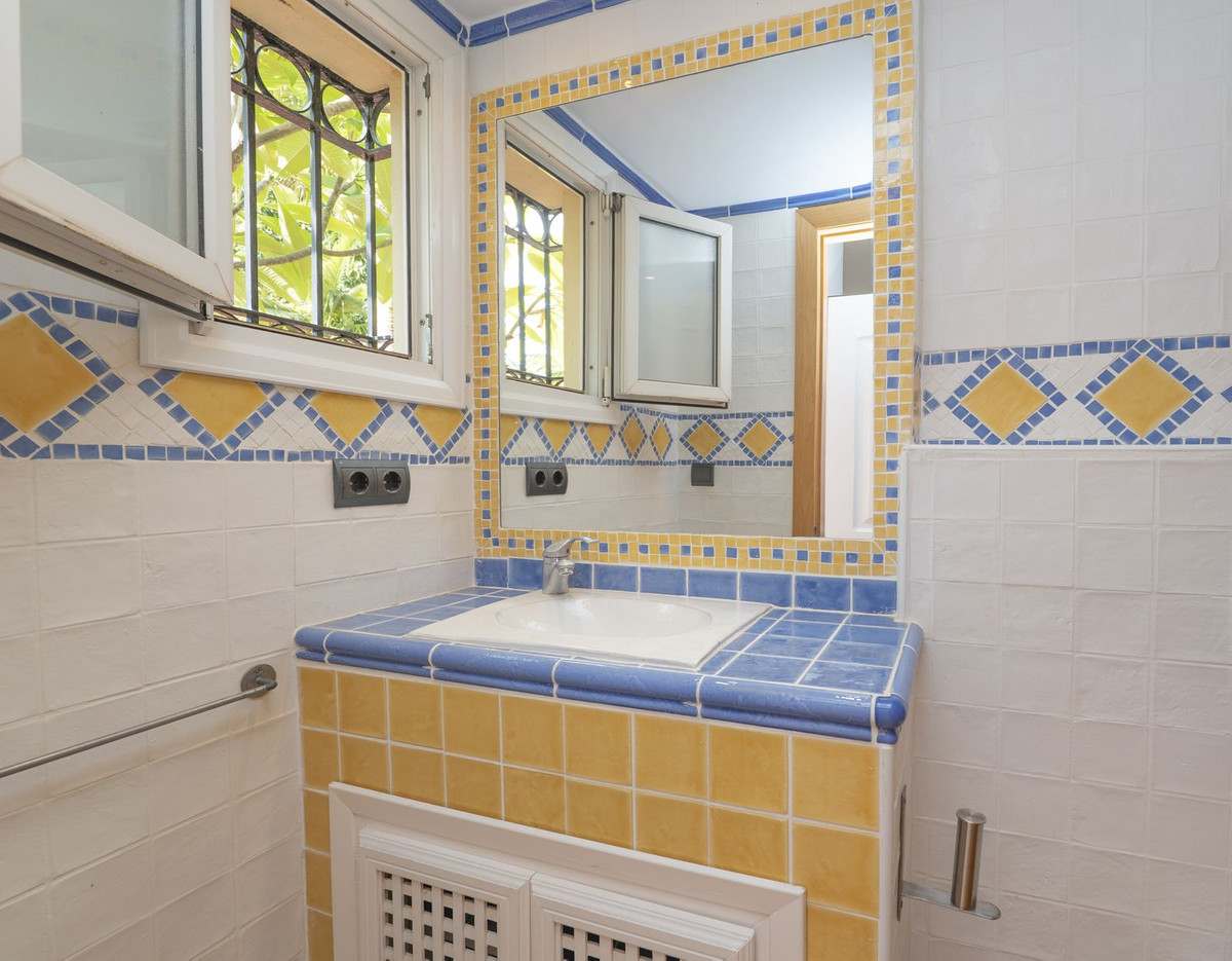 2 Bed Apartment for sale in Marbella Costa Del Sol, Málaga, Spain