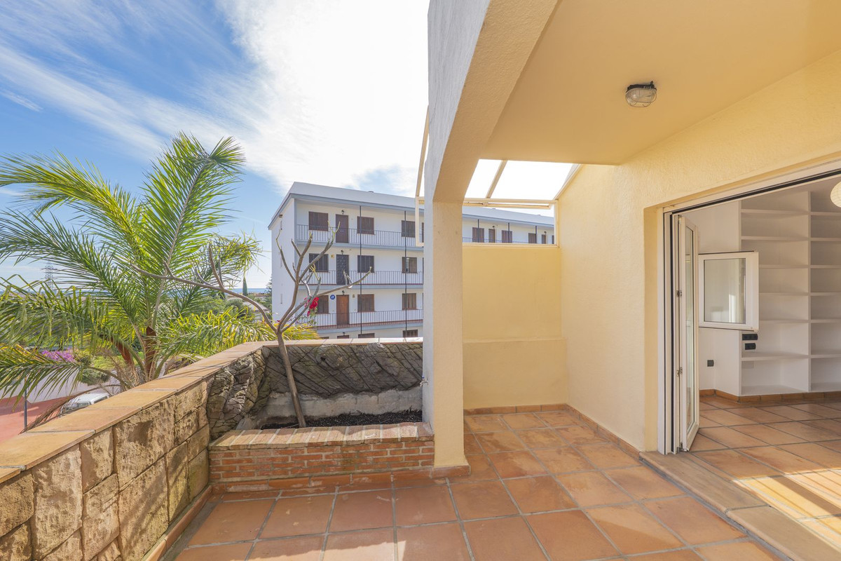 2 Bed Apartment for sale in Marbella Costa Del Sol, Málaga, Spain