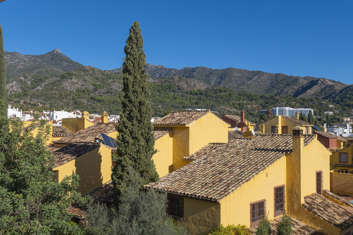 2 Bed Apartment for sale in Marbella Costa Del Sol, Málaga, Spain