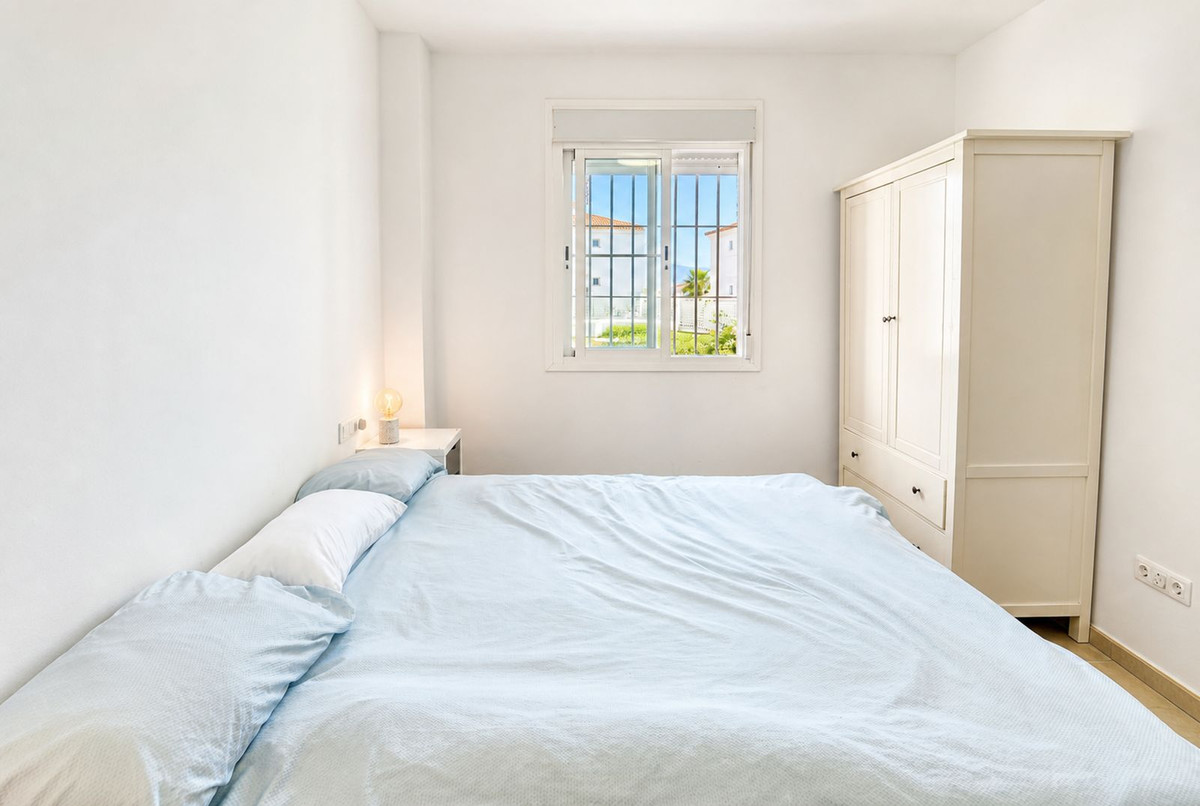 3 Bed Apartment for sale in La Duquesa Costa Del Sol, Málaga, Spain