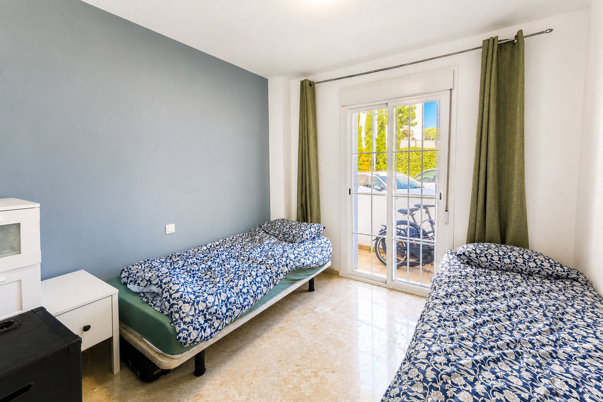 3 Bed Apartment for sale in La Duquesa Costa Del Sol, Málaga, Spain