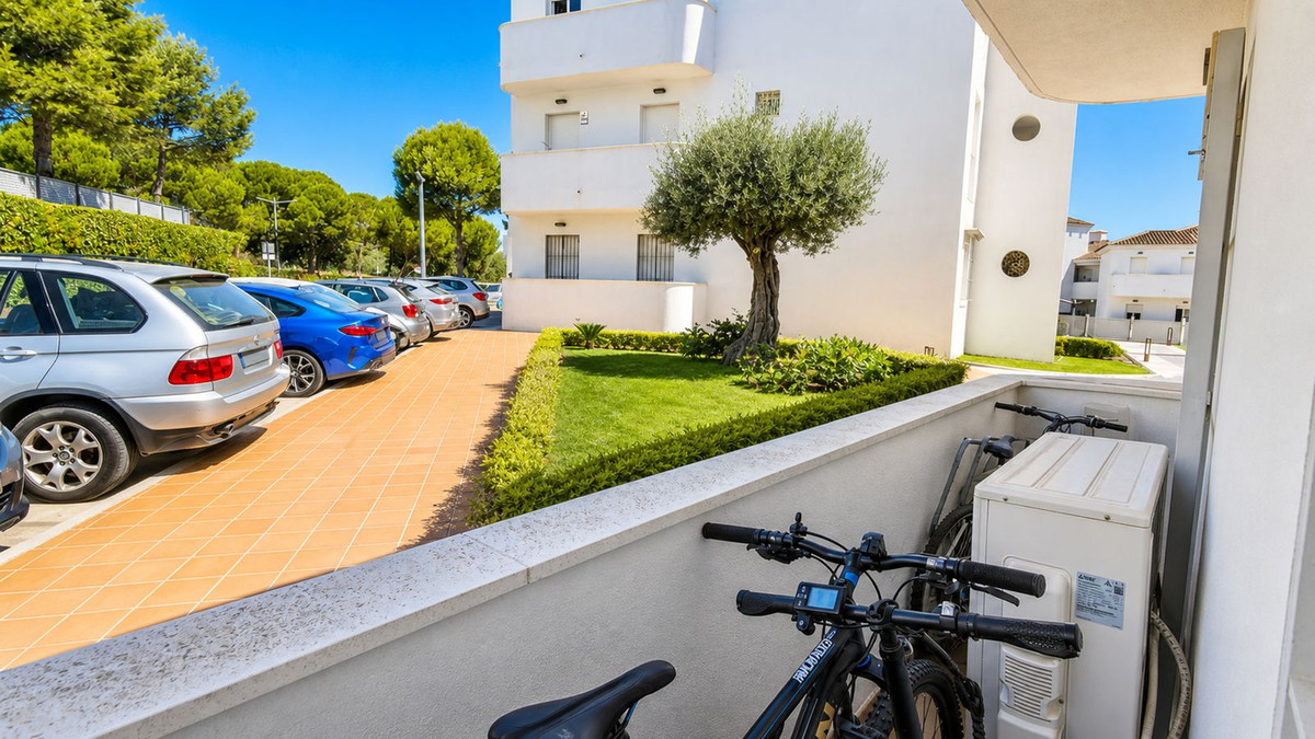 3 Bed Apartment for sale in La Duquesa Costa Del Sol, Málaga, Spain