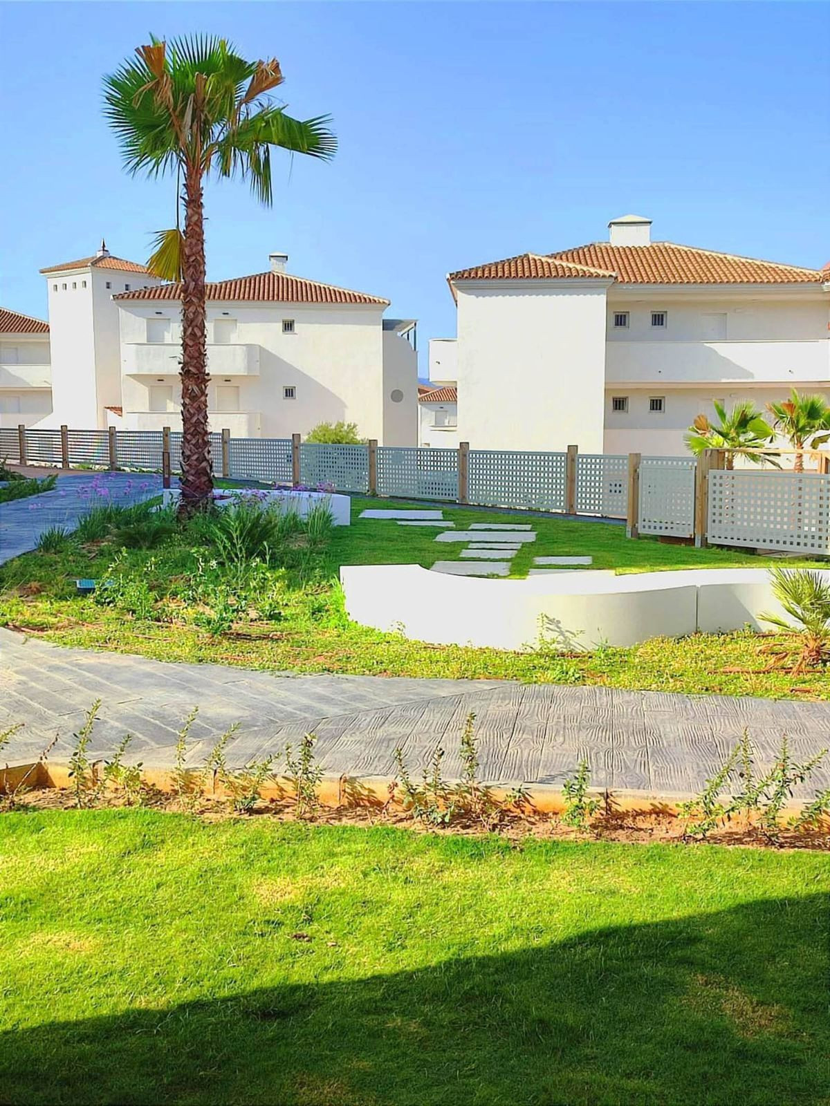 3 Bed Apartment for sale in La Duquesa Costa Del Sol, Málaga, Spain