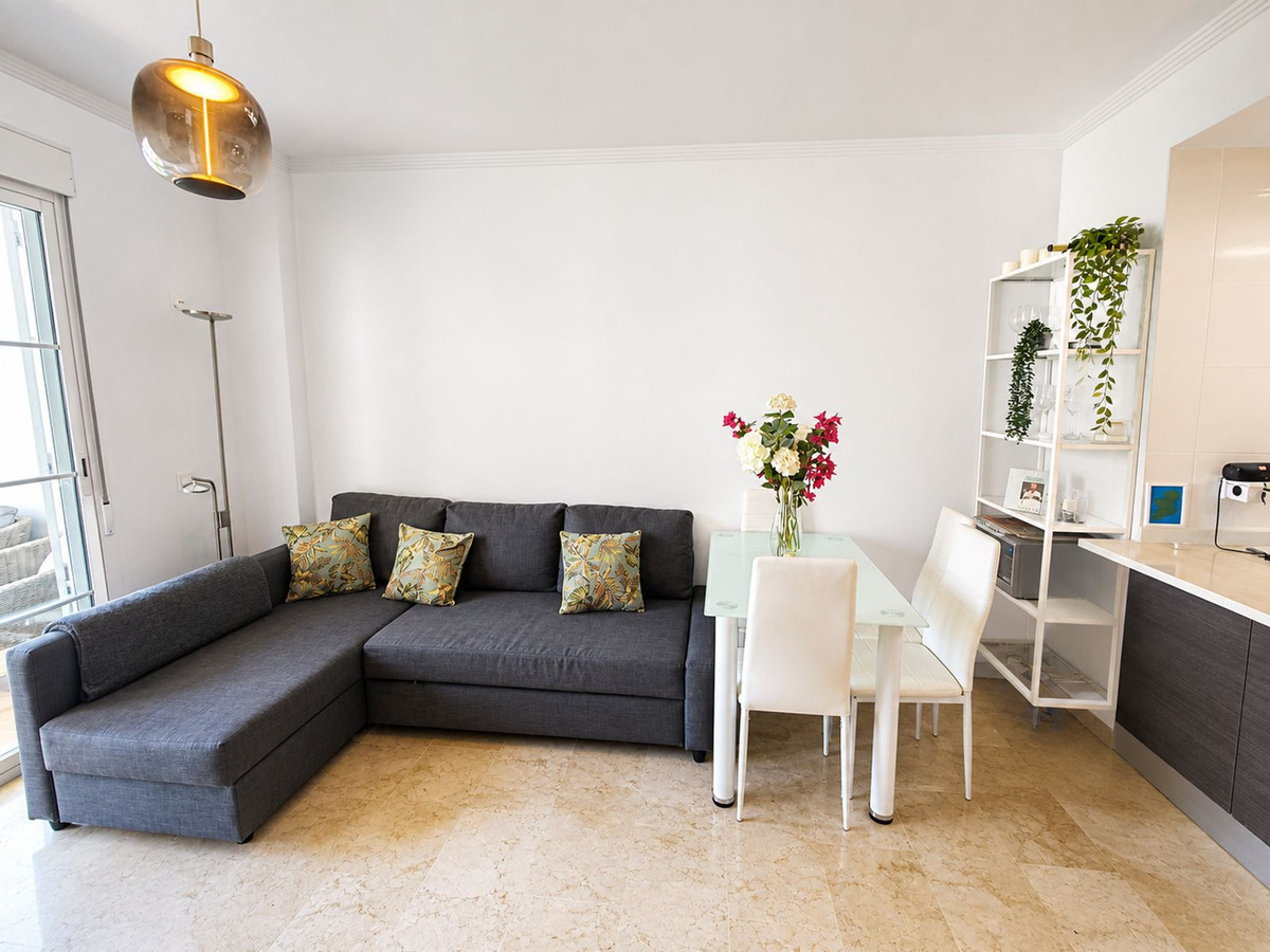 3 Bed Apartment for sale in La Duquesa Costa Del Sol, Málaga, Spain