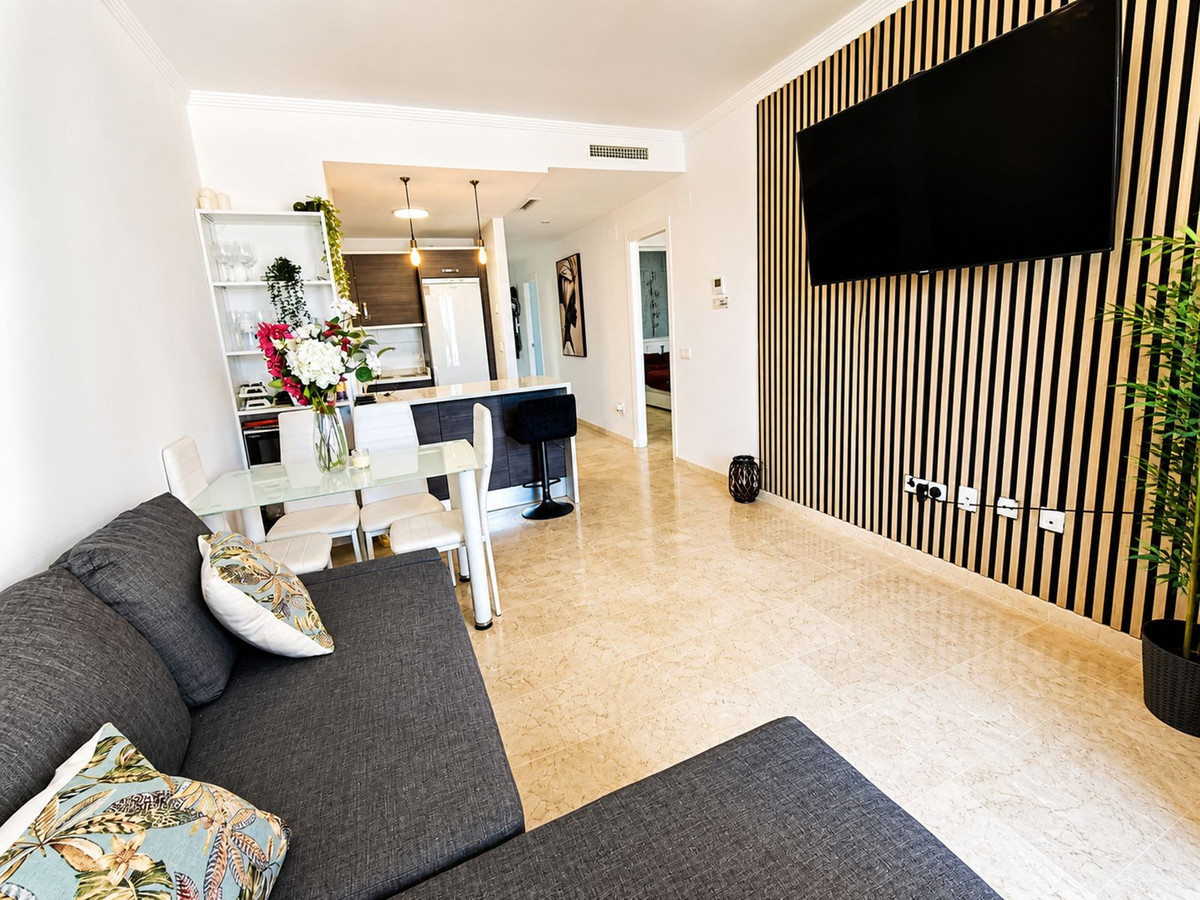 3 Bed Apartment for sale in La Duquesa Costa Del Sol, Málaga, Spain