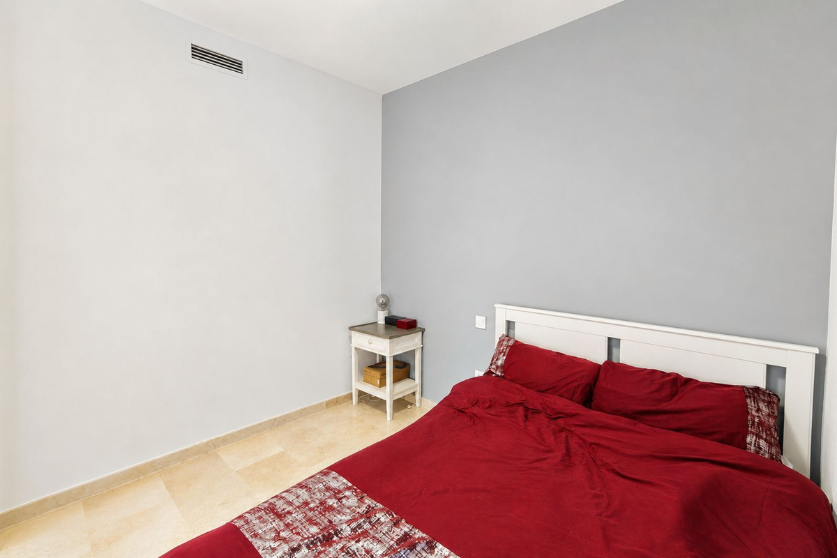 3 Bed Apartment for sale in La Duquesa Costa Del Sol, Málaga, Spain
