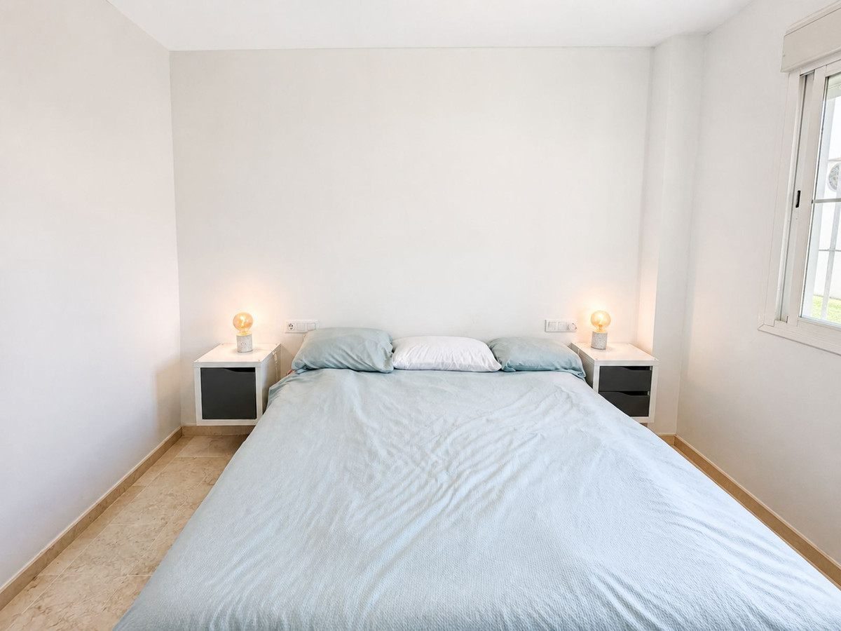 3 Bed Apartment for sale in La Duquesa Costa Del Sol, Málaga, Spain