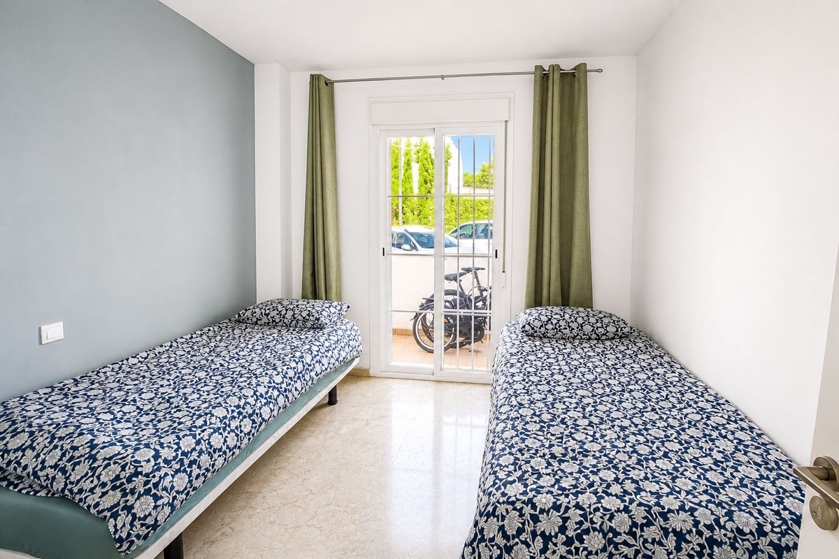 3 Bed Apartment for sale in La Duquesa Costa Del Sol, Málaga, Spain