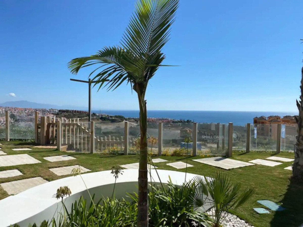 3 Bed Apartment for sale in La Duquesa Costa Del Sol, Málaga, Spain