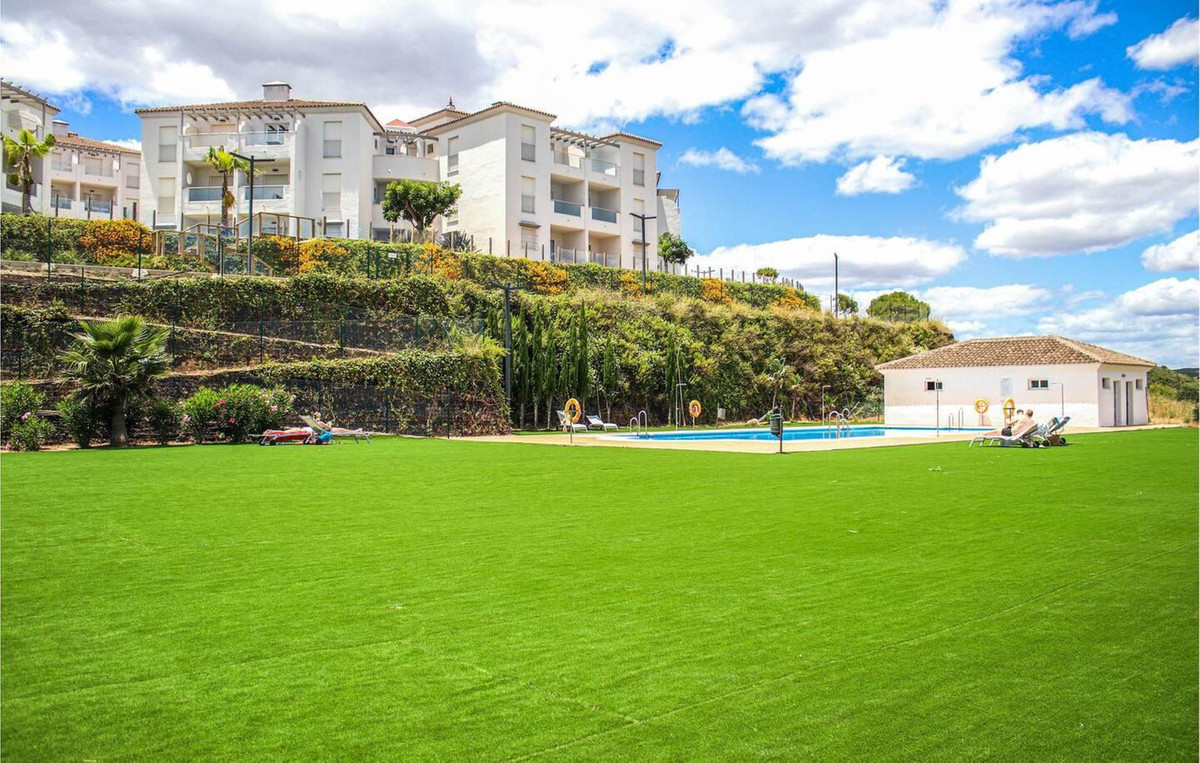 3 Bed Apartment for sale in La Duquesa Costa Del Sol, Málaga, Spain