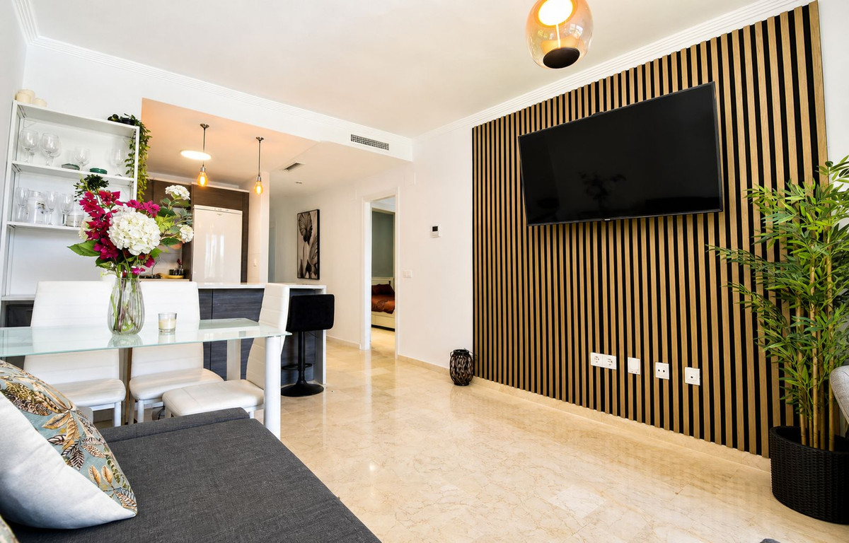 3 Bed Apartment for sale in La Duquesa Costa Del Sol, Málaga, Spain