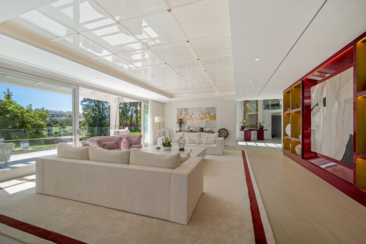6 Bed Townhouse for sale in Aloha Costa Del Sol, Málaga, Spain