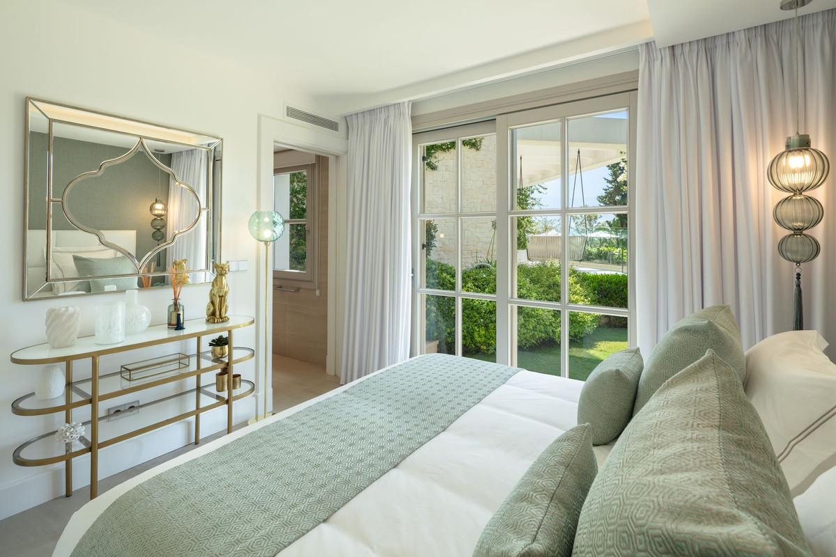 6 Bed Townhouse for sale in Aloha Costa Del Sol, Málaga, Spain
