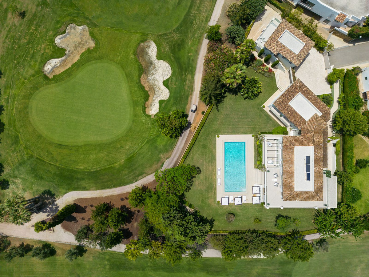 6 Bed Townhouse for sale in Aloha Costa Del Sol, Málaga, Spain