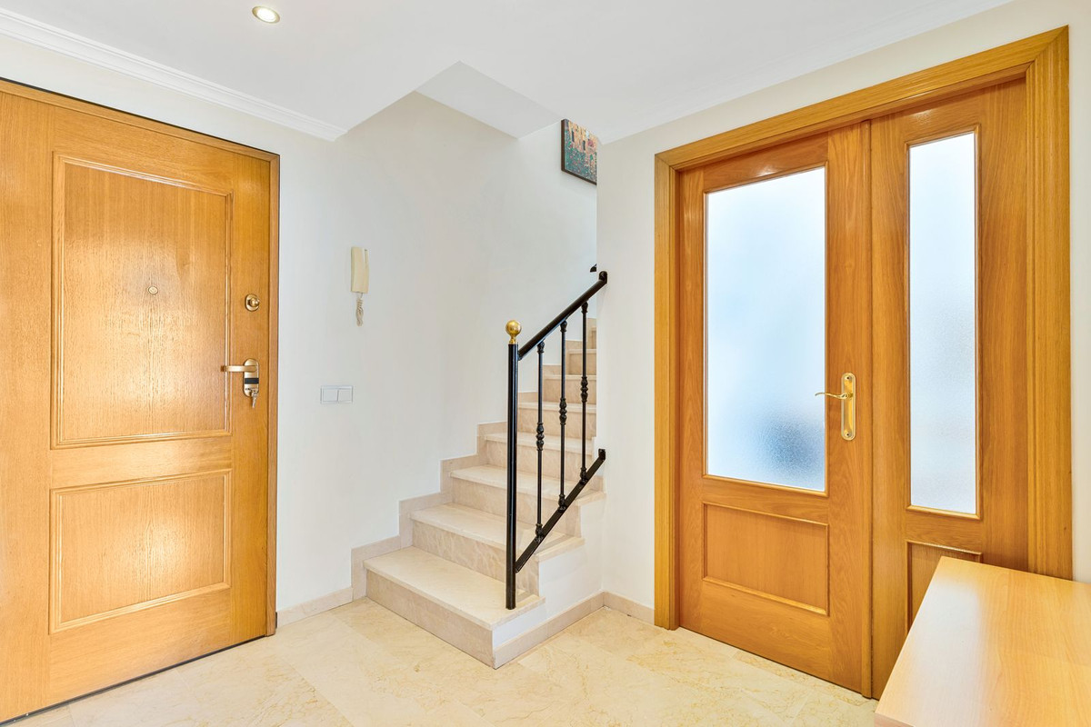 3 Bed Apartment for sale in Selwo Costa Del Sol, Málaga, Spain