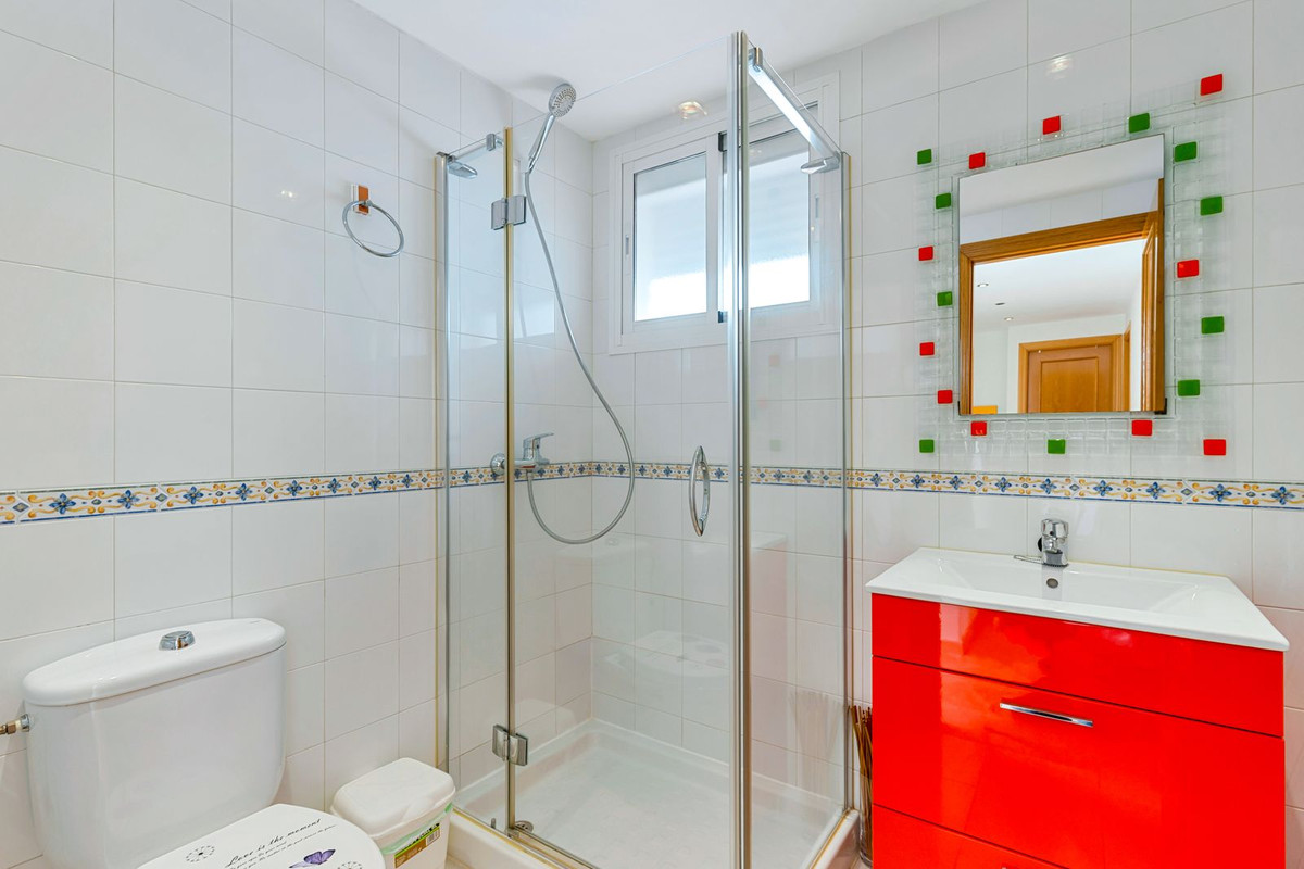 3 Bed Apartment for sale in Selwo Costa Del Sol, Málaga, Spain