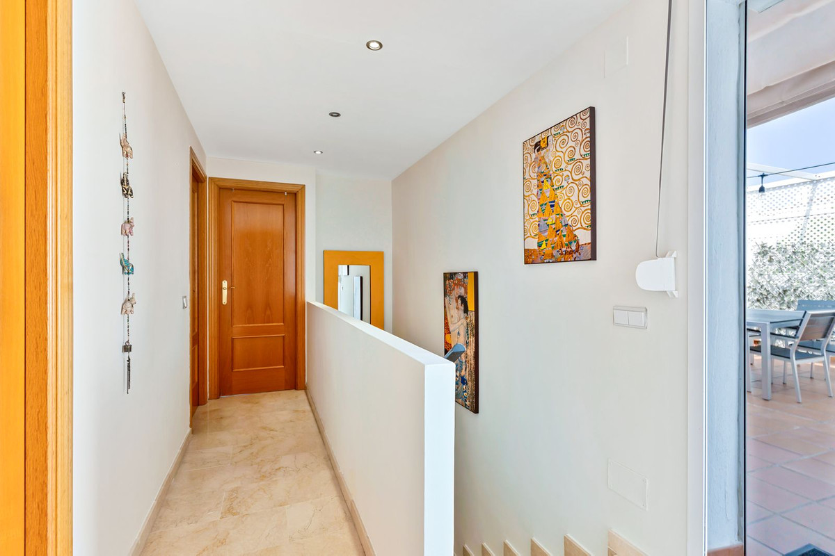 3 Bed Apartment for sale in Selwo Costa Del Sol, Málaga, Spain
