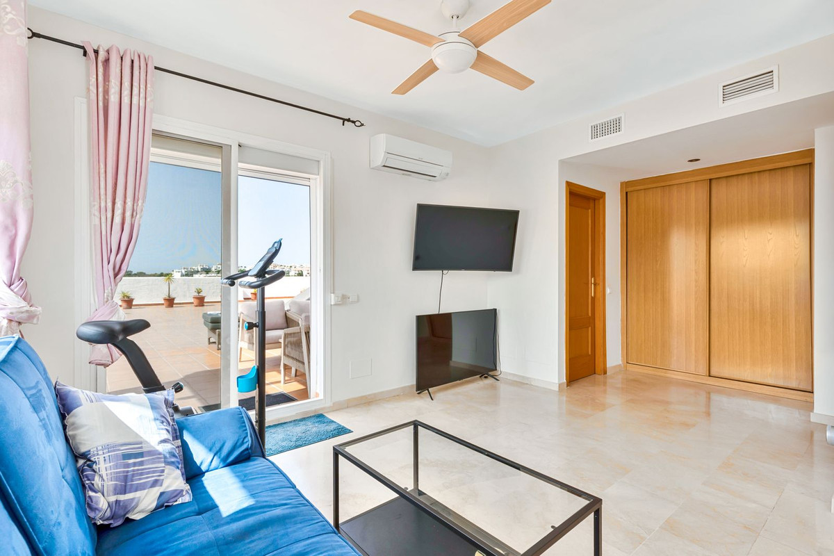 3 Bed Apartment for sale in Selwo Costa Del Sol, Málaga, Spain