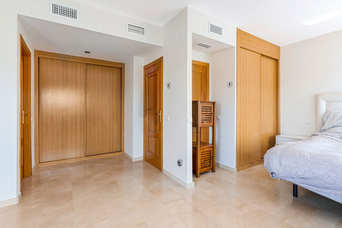 3 Bed Apartment for sale in Selwo Costa Del Sol, Málaga, Spain