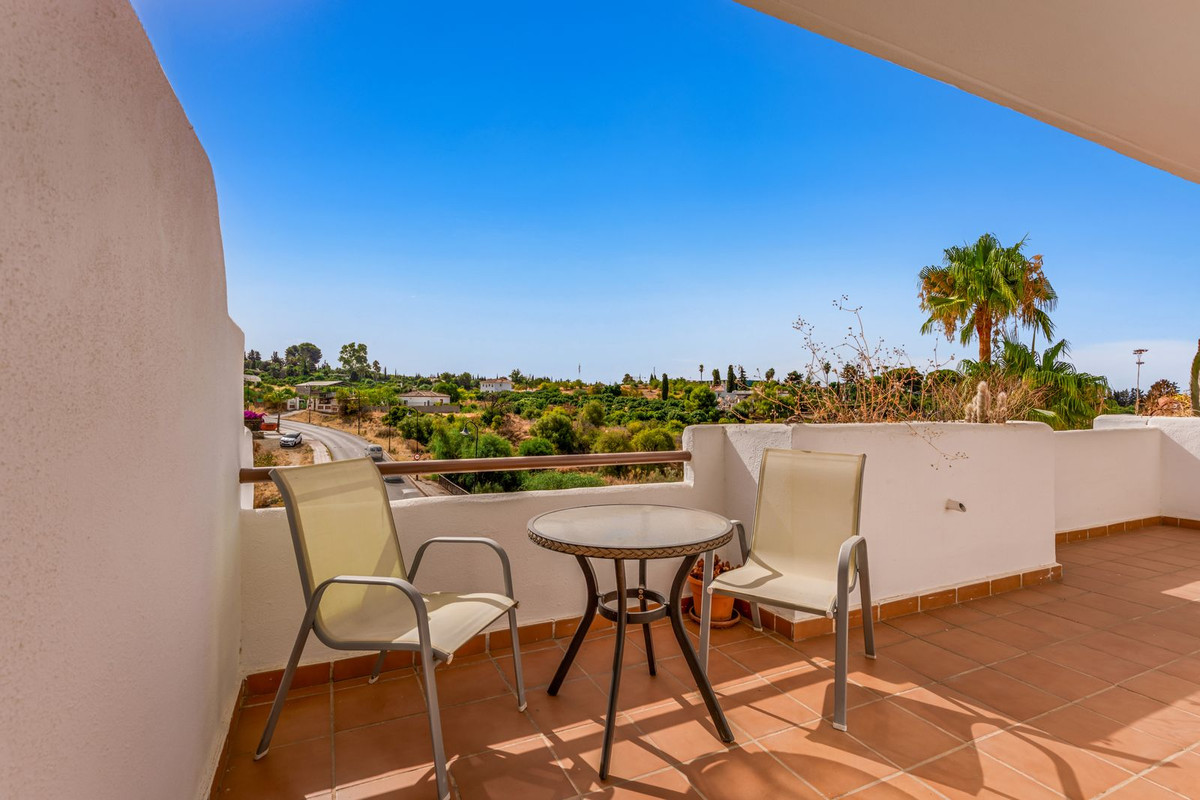 3 Bed Apartment for sale in Selwo Costa Del Sol, Málaga, Spain