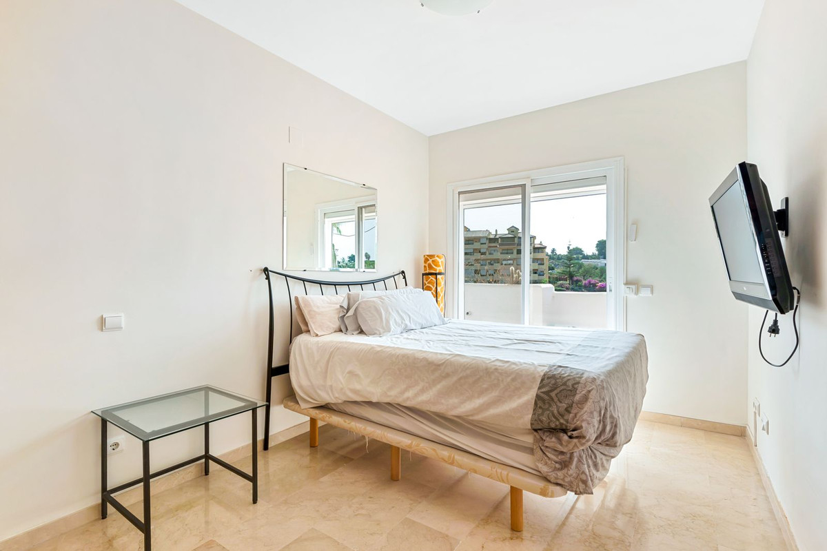 3 Bed Apartment for sale in Selwo Costa Del Sol, Málaga, Spain