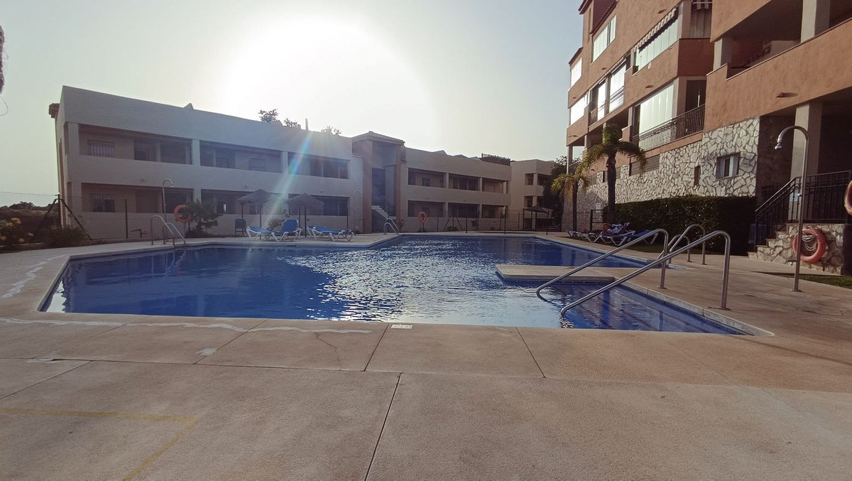 Se vende Apartamento en Planta Última de 2 dormitorios en Costa Del Sol, Málaga, España