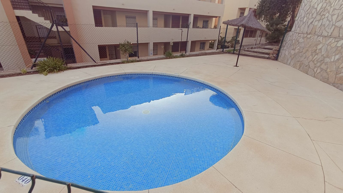 Se vende Apartamento en Planta Última de 2 dormitorios en Costa Del Sol, Málaga, España