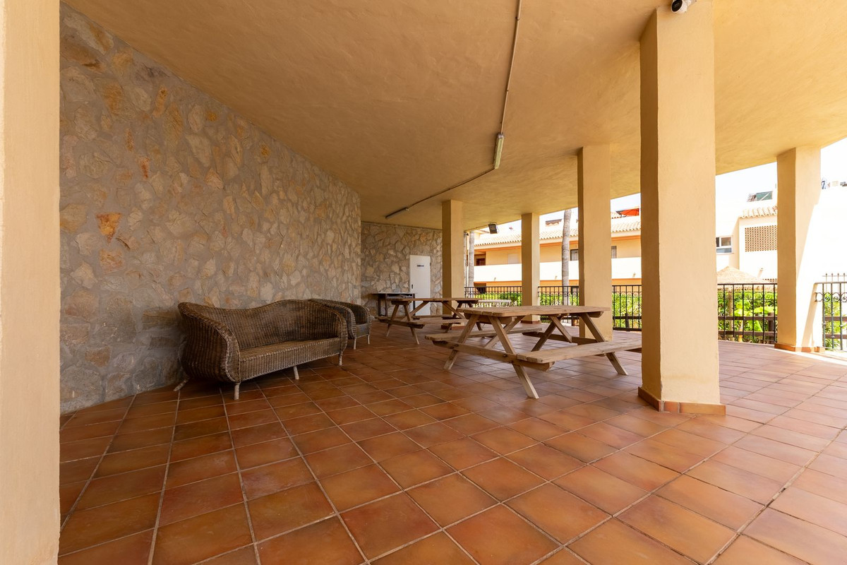Se vende Apartamento en Planta Última de 2 dormitorios en Costa Del Sol, Málaga, España