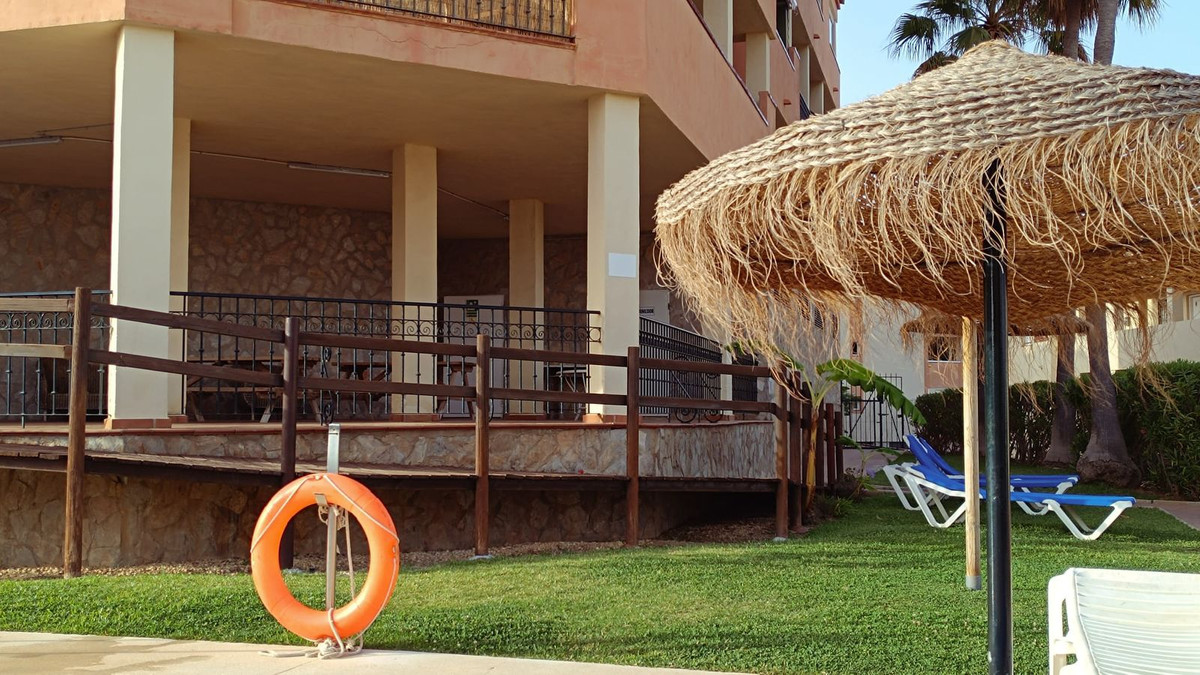 Se vende Apartamento en Planta Última de 2 dormitorios en Costa Del Sol, Málaga, España