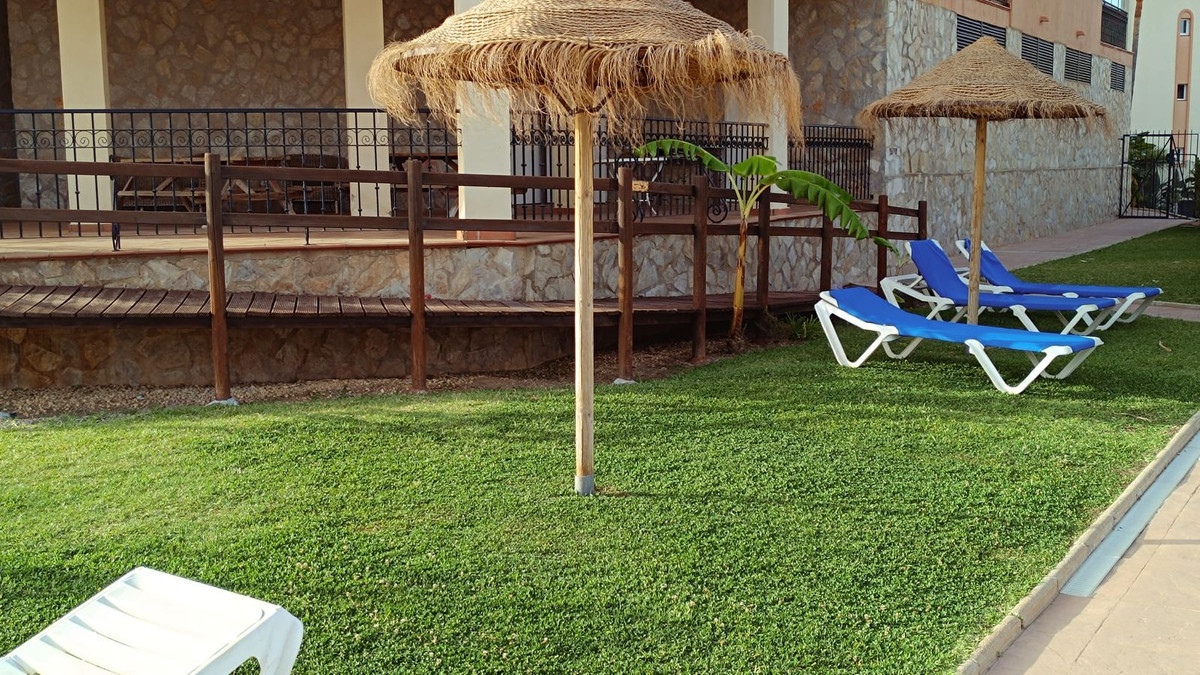 Se vende Apartamento en Planta Última de 2 dormitorios en Costa Del Sol, Málaga, España